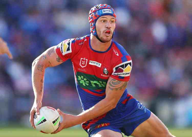 NEWCASTLE, AUSTRALIA - MAY 14: Kalyn Ponga of the Knights passes during the round 11 NRL match between Newcastle Knights and Gold Coast Titans at McDonald Jones Stadium on May 14, 2023 in Newcastle, Australia. (Photo by Mark Kolbe/Getty Images)